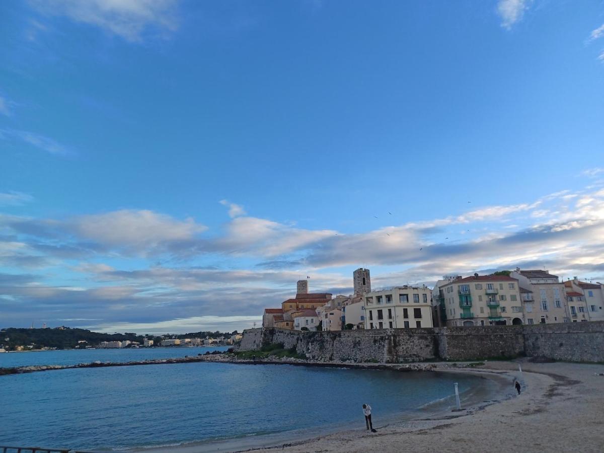 Juan Les Pins Tanit Studio Climatise Vue Sur Mer Piscine Antibes Exterior foto